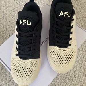 APL Techloom Pro women’s 8